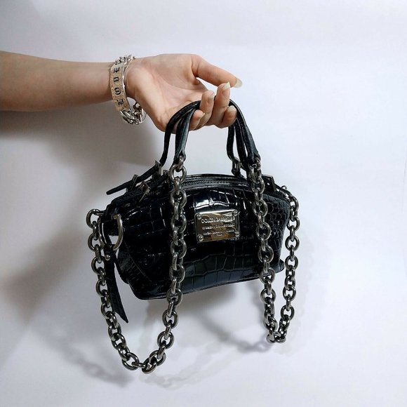 Dolce & Gabbana shoulder bag, croc effect patent black leather w/ chain - Picture 4 of 11